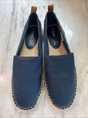 Toms Men's Navy Canvas Slip-On Espadrilles with Brown Heel Tabs NWOT